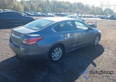 2015 Nissan Altima 2.5 S z USA, uszkodzony, nr VIN 1N4AL3AP5FC262313